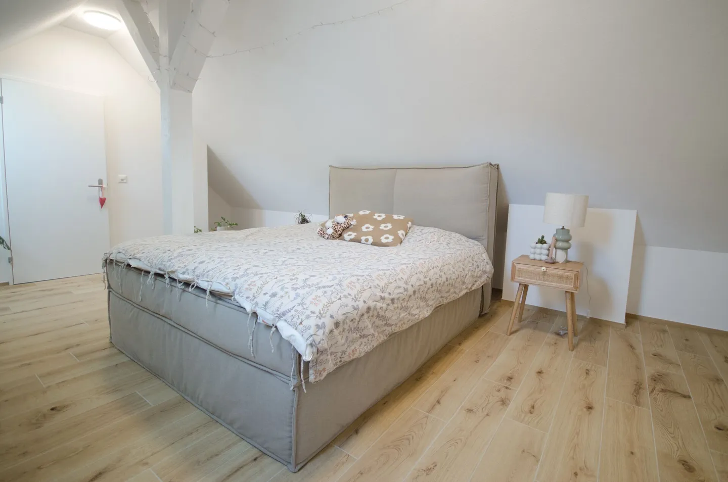 Attraktive 3.5-Zimmer-Dachwohnung mit Galerie - Photo 8 of 11