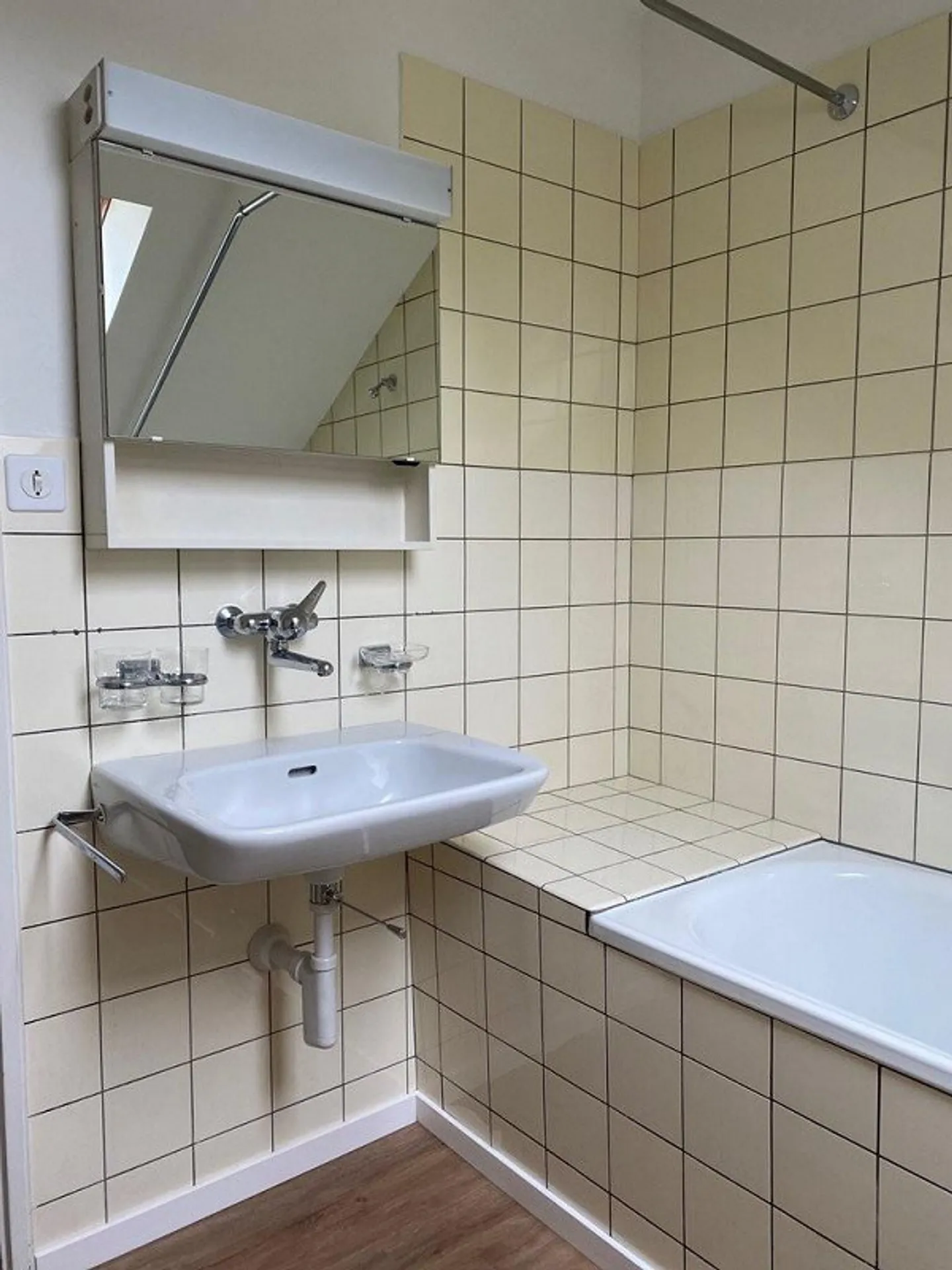 Accogliente appartamento mansardato di 1,5 stanze a Bruderholz - Foto 2 di 6