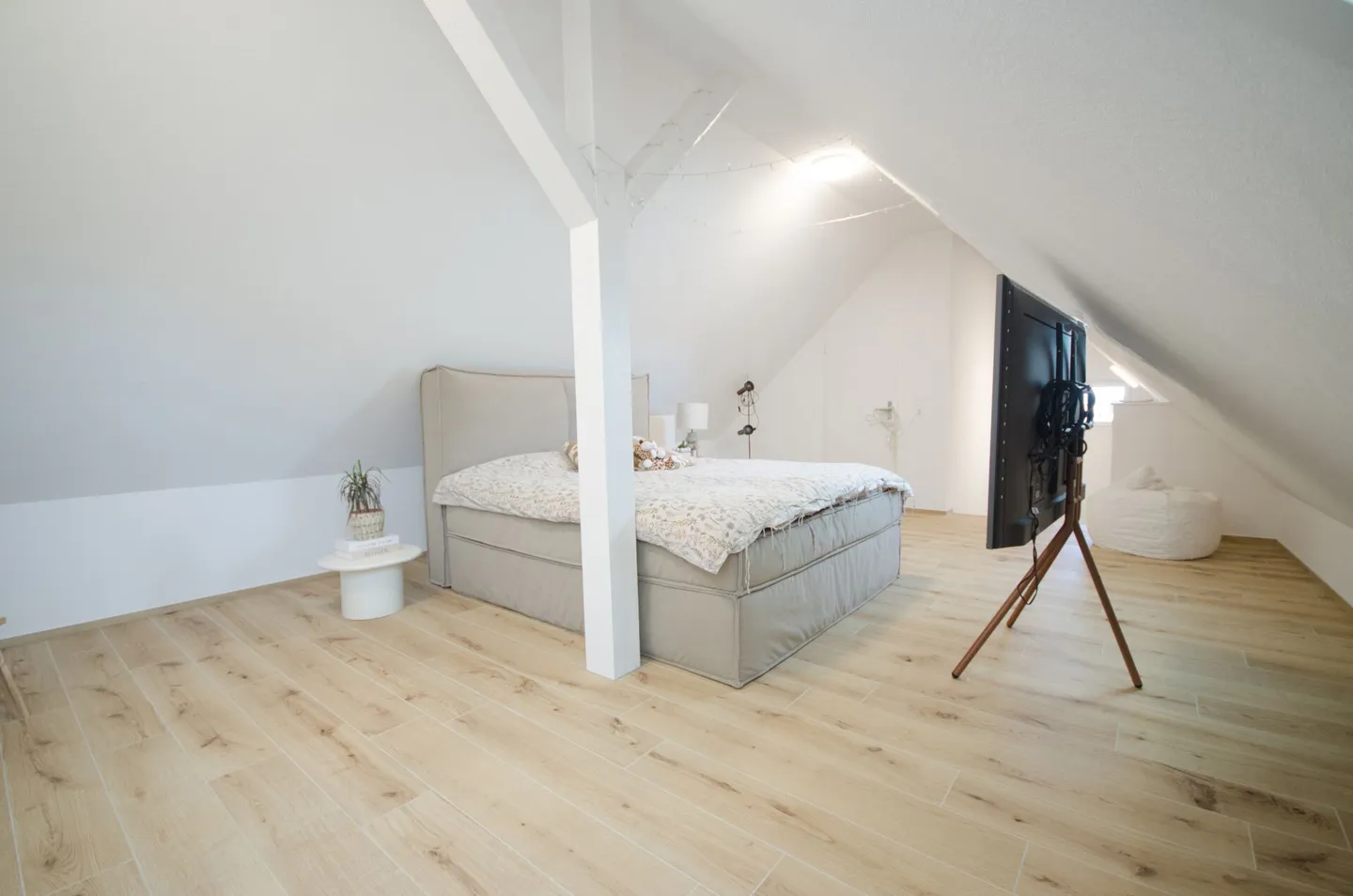 Attraktive 3.5-Zimmer-Dachwohnung mit Galerie - Photo 9 of 11