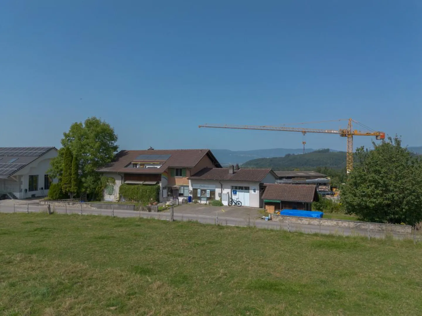 Maison résidentielle et commerciale dans le Bucheggberg ensoleillé - Photo 1 sur 13