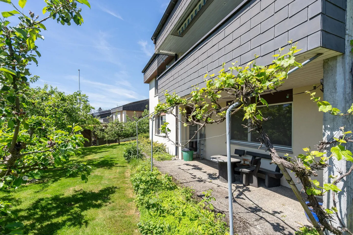 Living experience with a view and garden idyll - Photo 4 of 13