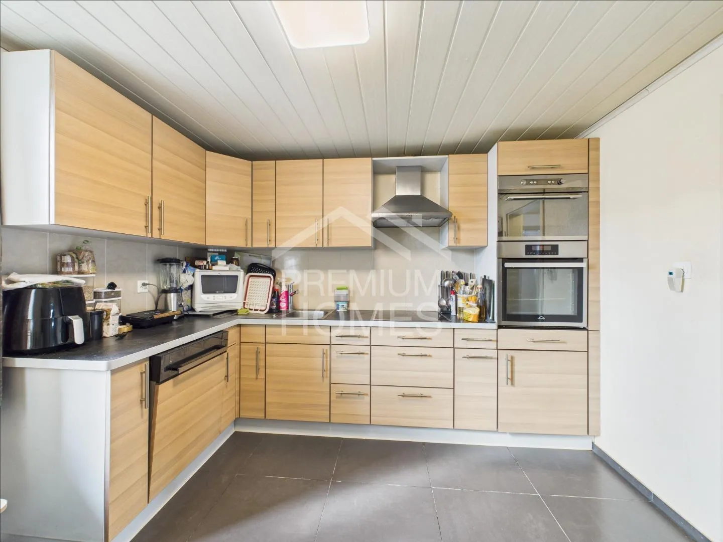 Affascinante casa plurifamiliare con potenziale di sviluppo - Foto 4 di 10