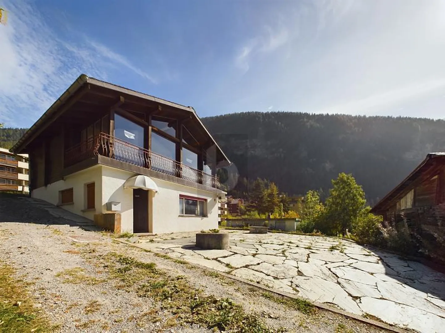 Soleggiato e Tranquillo con Vista sulle Montagne - Foto 1 di 6