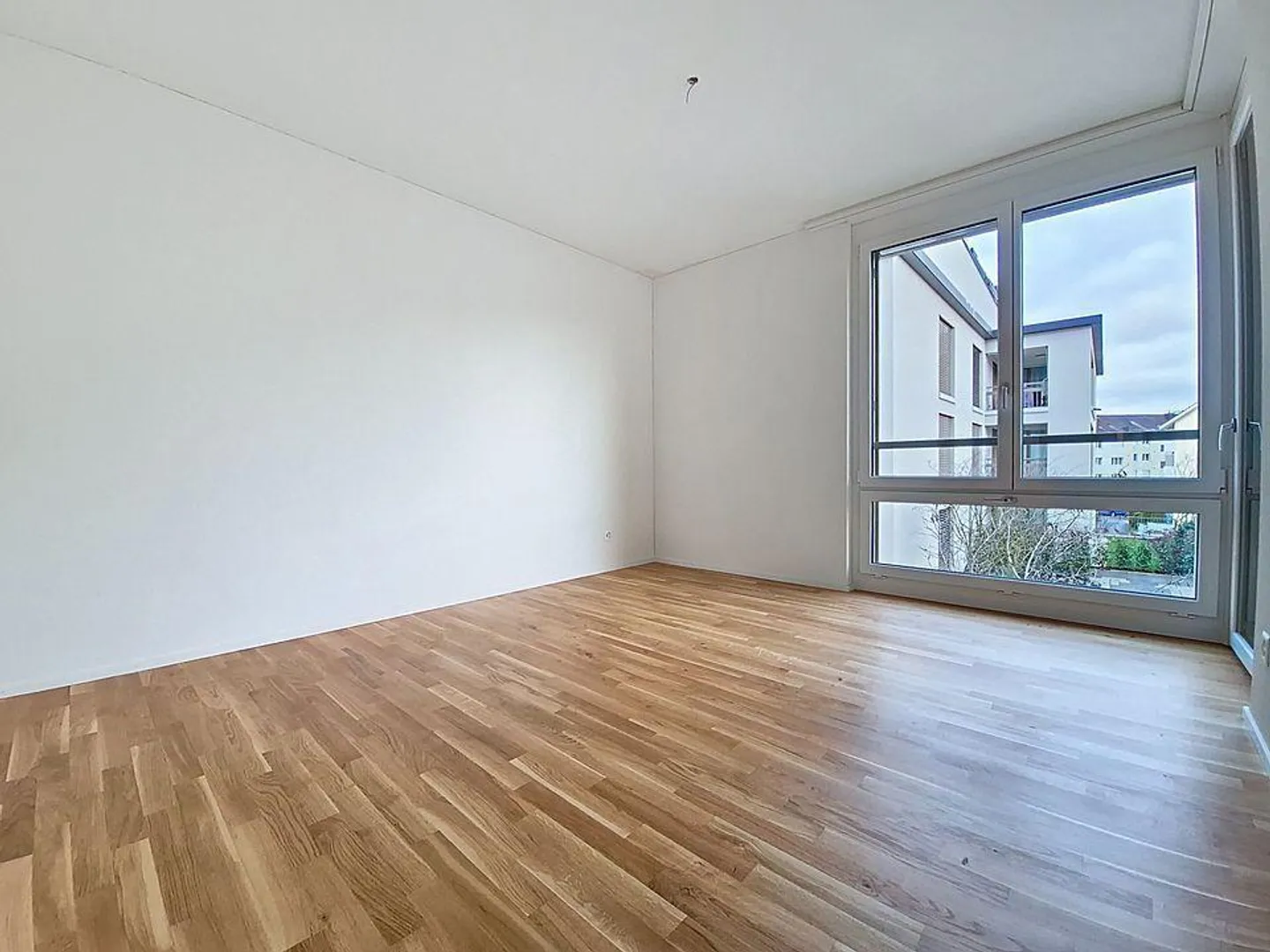 Moderne 2.5-Zimmerwohnung in Uster - Foto 3 von 8