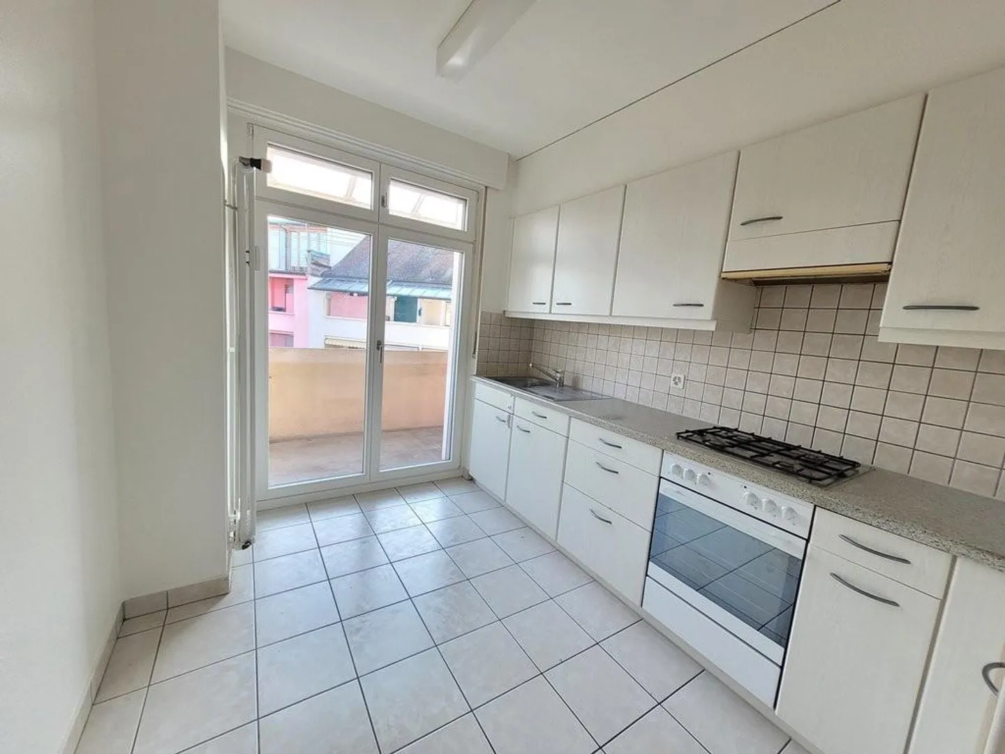 Appartement 2 pièces avec vue imprenable près de Morgartenring à louer - Photo 3 sur 8