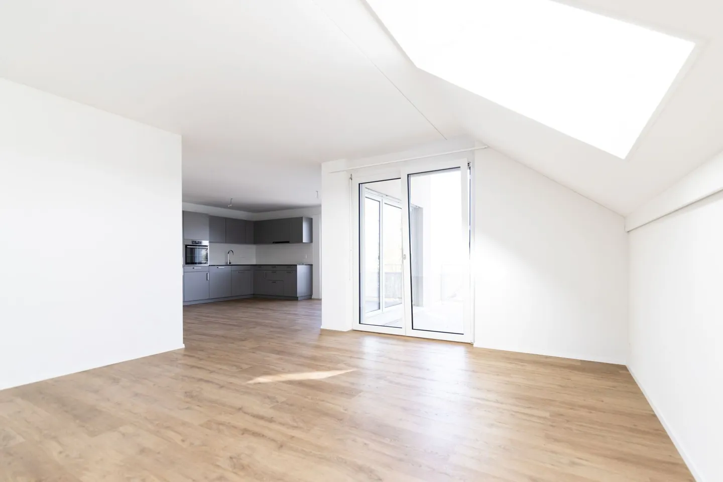 Appartamento moderno di 4,5 stanze con vista a Leuzigen in affitto - Foto 3 di 8