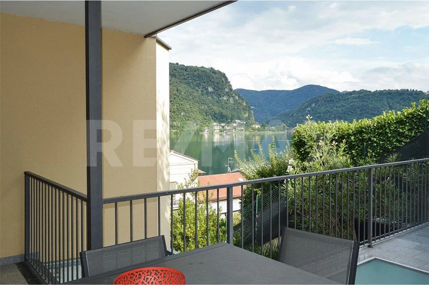 Appartamento moderno con vista lago - Foto 10 di 13