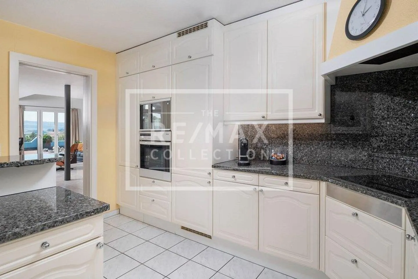 Semi-Detached House 6.5 Rooms - Photo 7 of 13