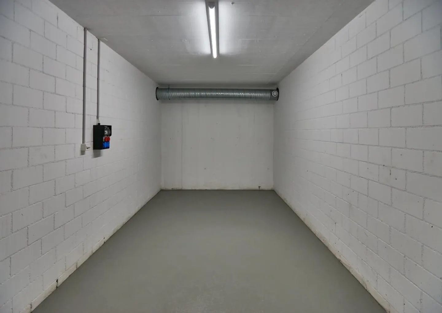 ISA-Hof Espace Hobby/Stockage - Photo 2 sur 5