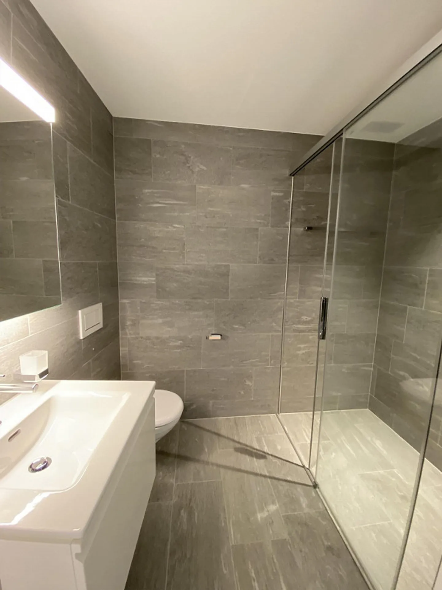 Appartement de 2,5 pièces au rez-de-chaussée central avec espace jardin - Photo 4 sur 4