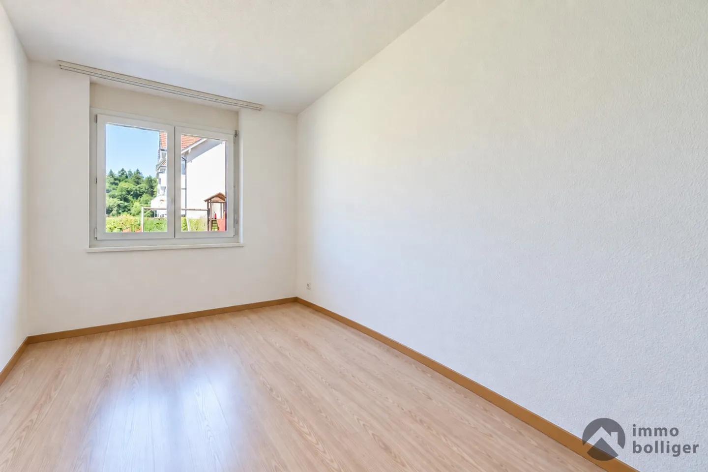 Timeless living quality & well-kept environment in Oftringen - Photo 8 of 13
