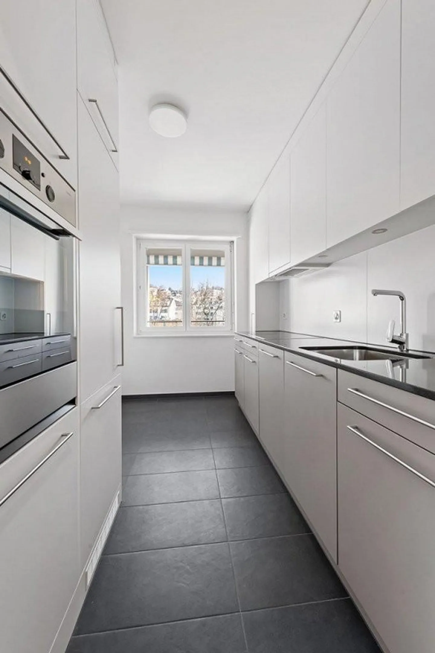 Modernes Apartment mit Stadtblick - Foto 2 von 6