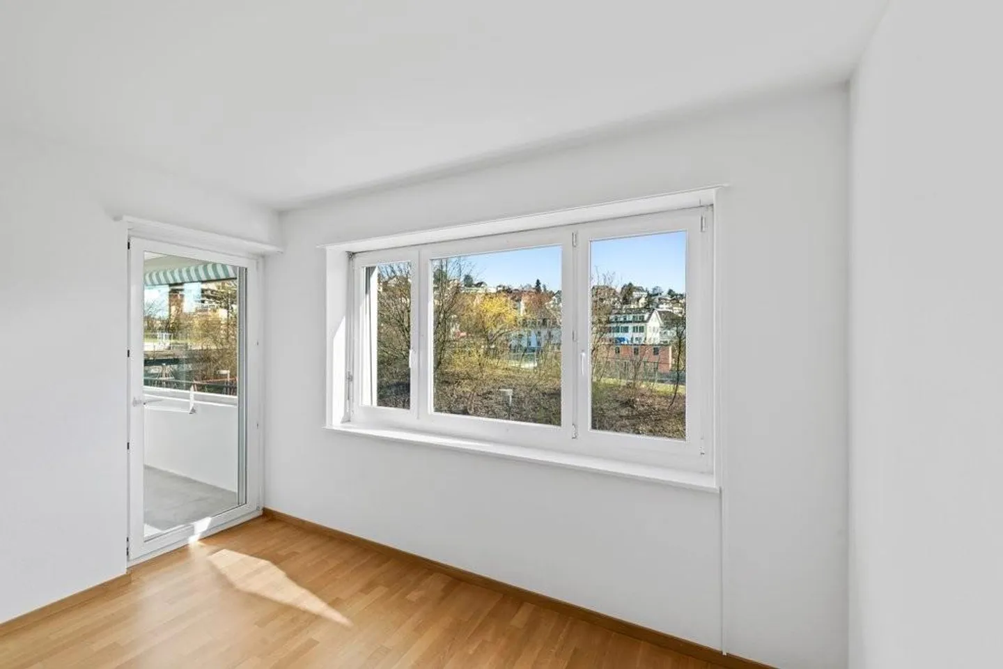 Modernes Apartment mit Stadtblick - Foto 3 von 6