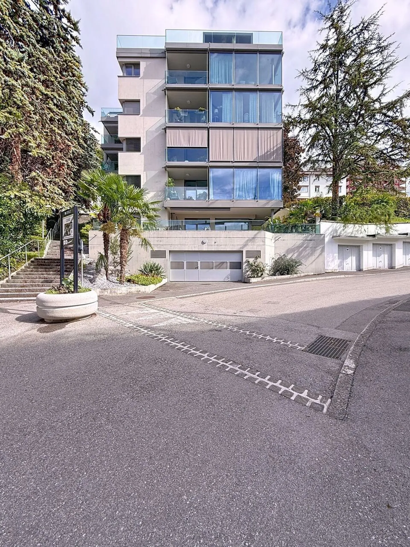 Modern Apartment by Lake Geneva - Photo 8 of 9