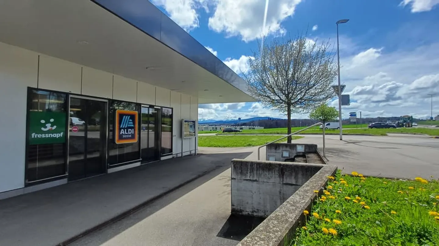 Your future sign in the heart of Avry! - Photo 1 of 9