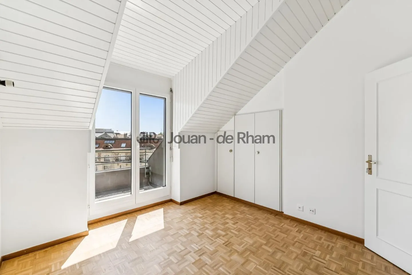 Malagnou | Spacious renovated apartment in the heart of Geneva - Photo 9 of 14