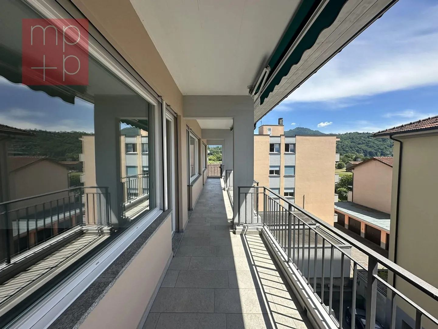 Renovierte Wohnung mit Terrasse - Foto 1 von 8