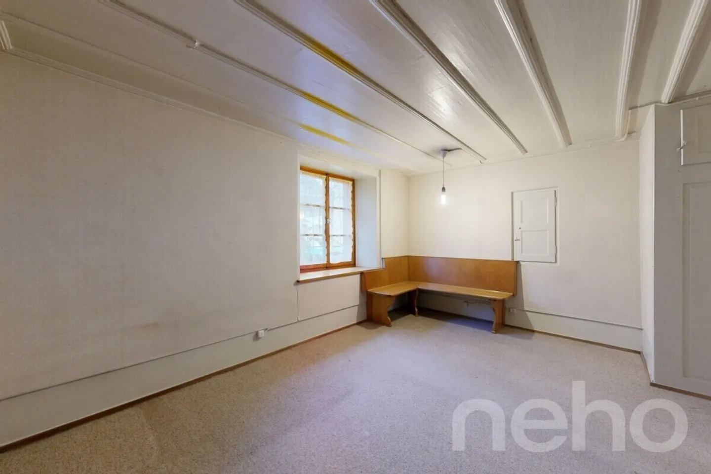 Historic building in a central location for individual use - Photo 2 of 11