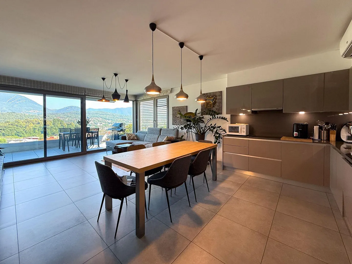 Moderno 4.5 locali a Gravesano - Foto 2 di 8