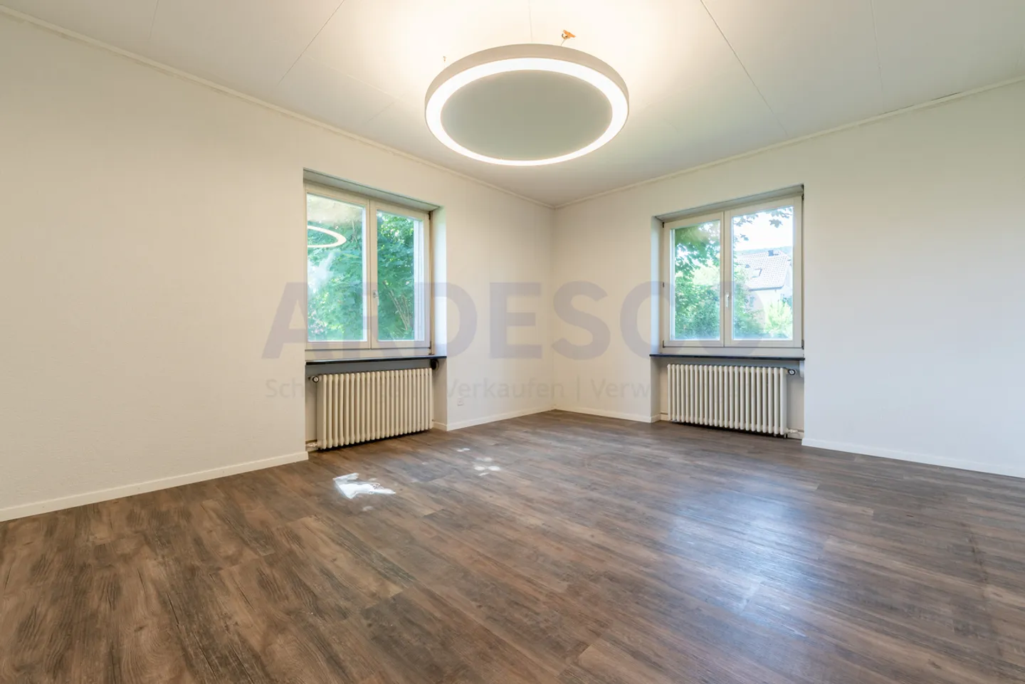 Mischgenutztes Gebäude kaufen - Foto 3 von 10