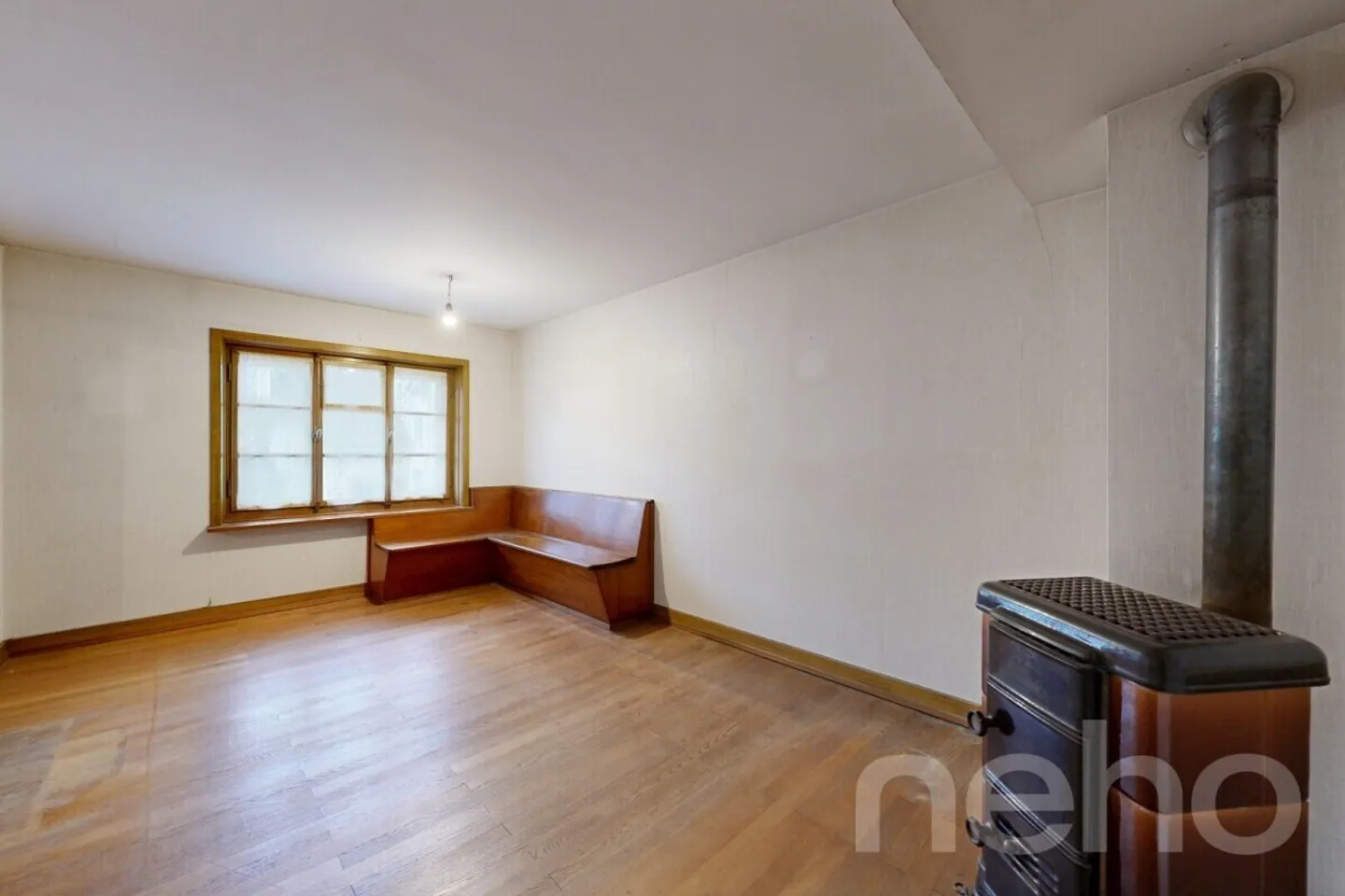 Historic building in a central location for individual use - Photo 3 of 11