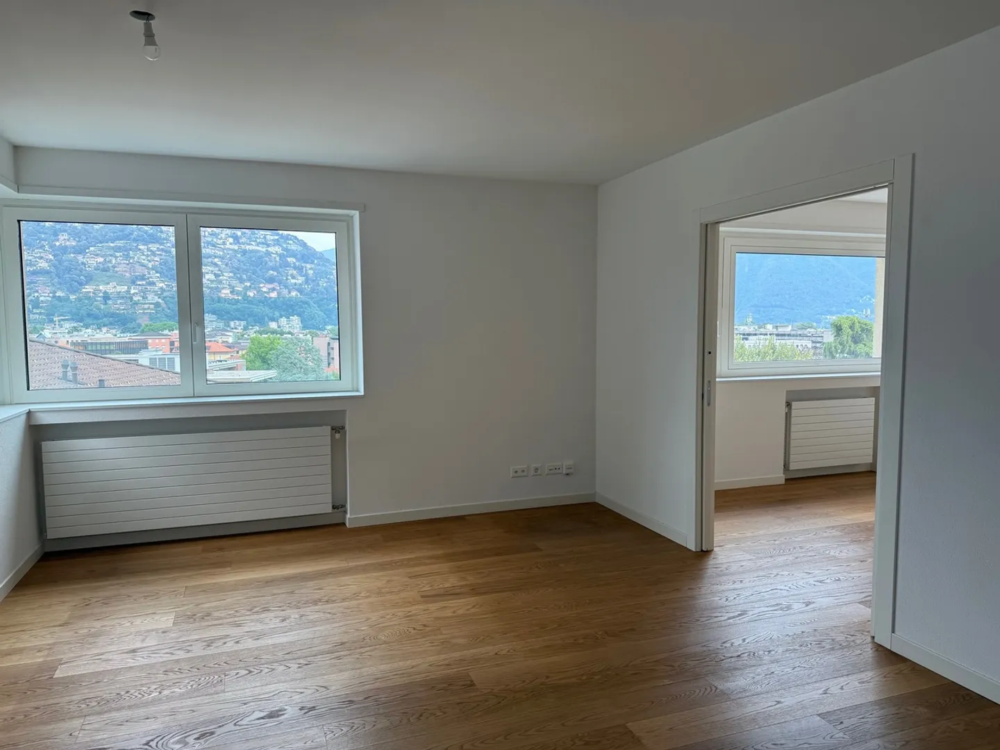 GRANDE E MODERNO APPARTAMENTO 2.5 STANZE IN CENTRO con aria condizionata - Foto 4 di 10