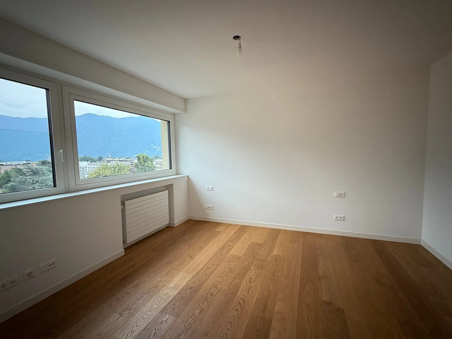 GRANDE E MODERNO APPARTAMENTO 2.5 STANZE IN CENTRO con aria condizionata - Foto 6 di 10