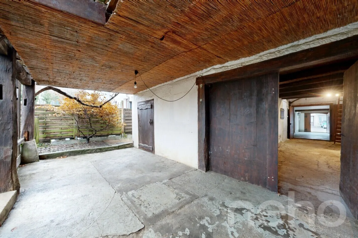 Historic building in a central location for individual use - Photo 10 of 11