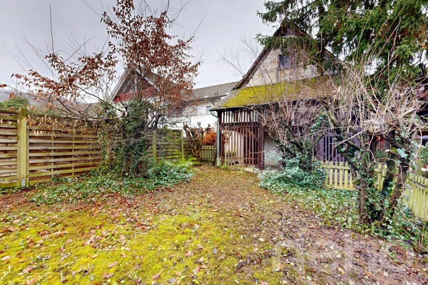 Historic building in a central location for individual use - Photo 11 of 11