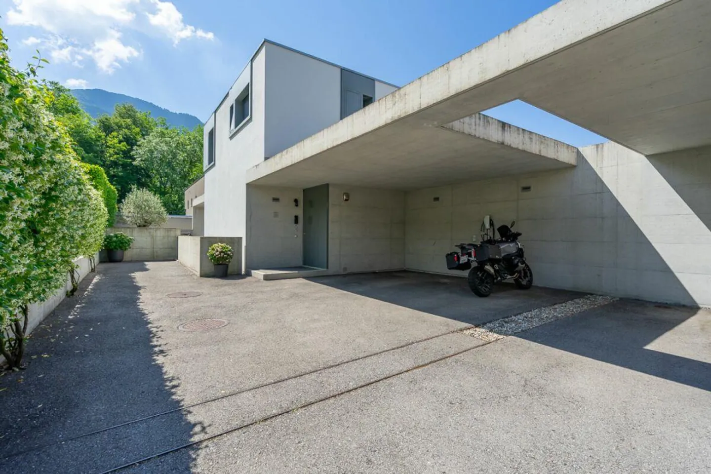 VILLA LUGANESE - MAISON INDIVIDUELLE MINERGIE AVEC PISCINE CHAUFFÉE ET JARDIN PRIVÉ - Photo 17 sur 17