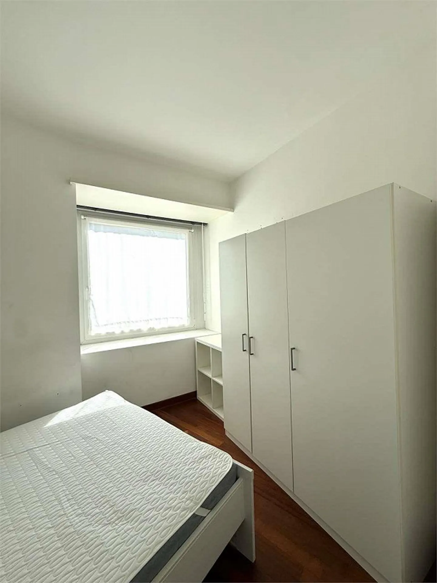 Two and a half room apartment with furniture and terrace near the train station - Photo 6 of 6