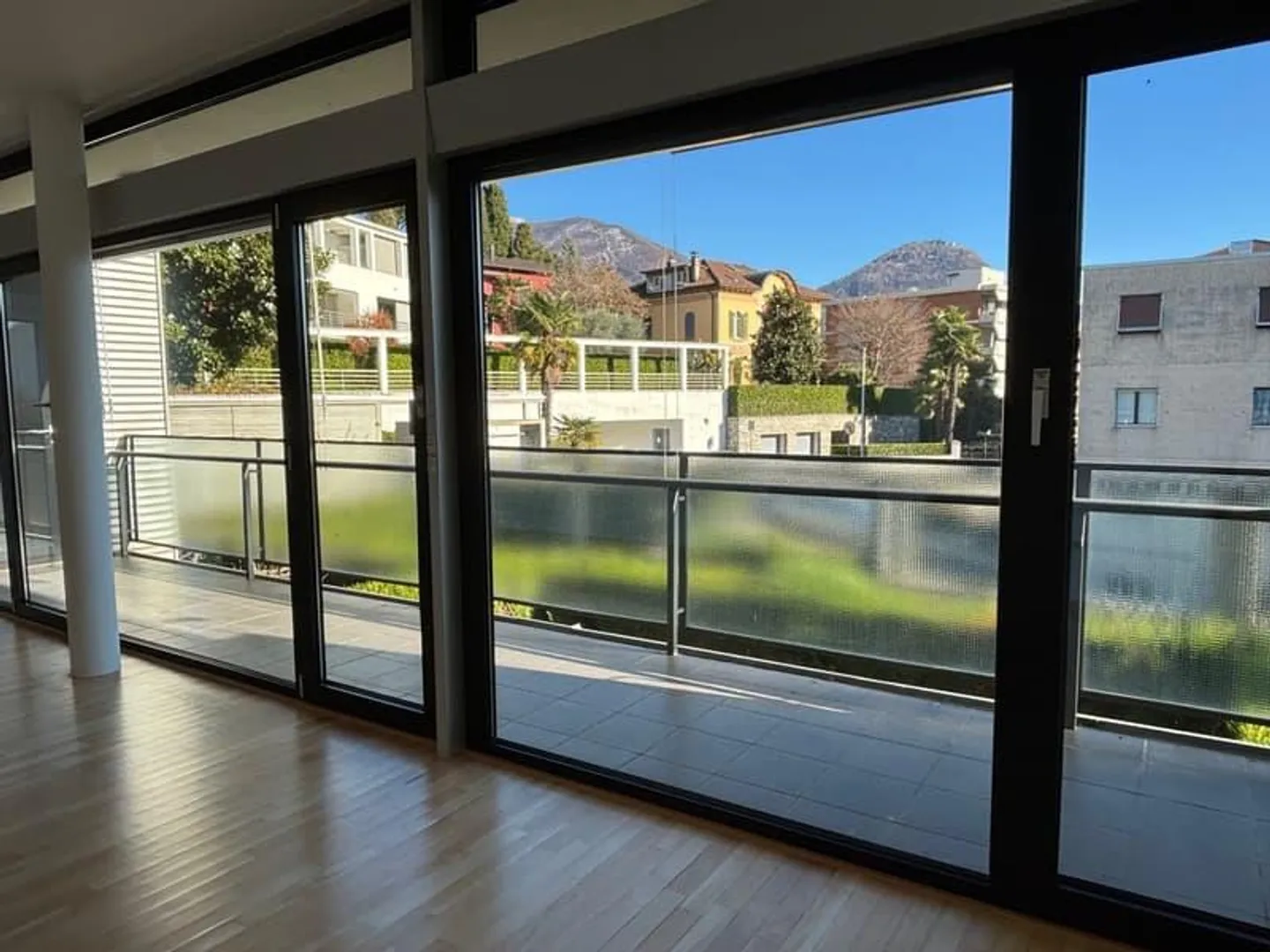 Luminoso appartamento 4.5 locali a Massagno - Foto 4 di 9