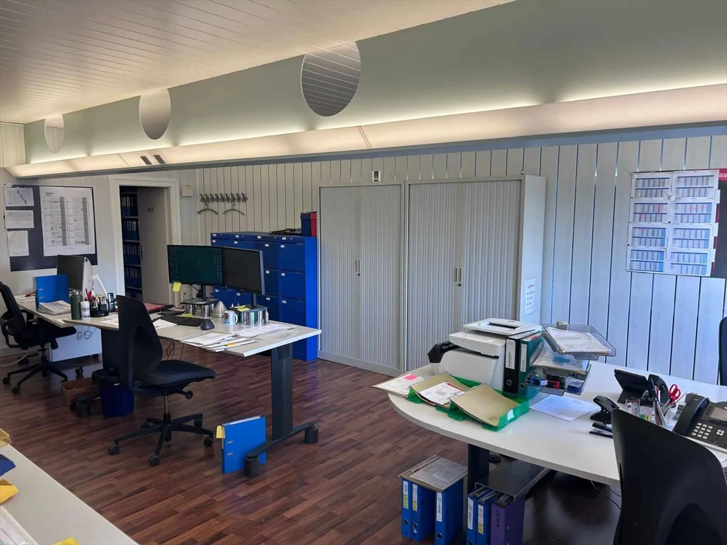 Espace industriel avec bureaux - Photo 8 sur 11