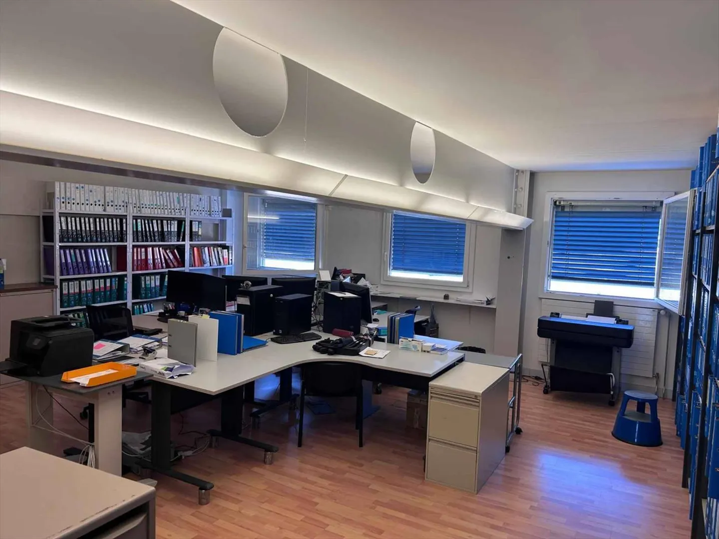 Espace industriel avec bureaux - Photo 10 sur 11