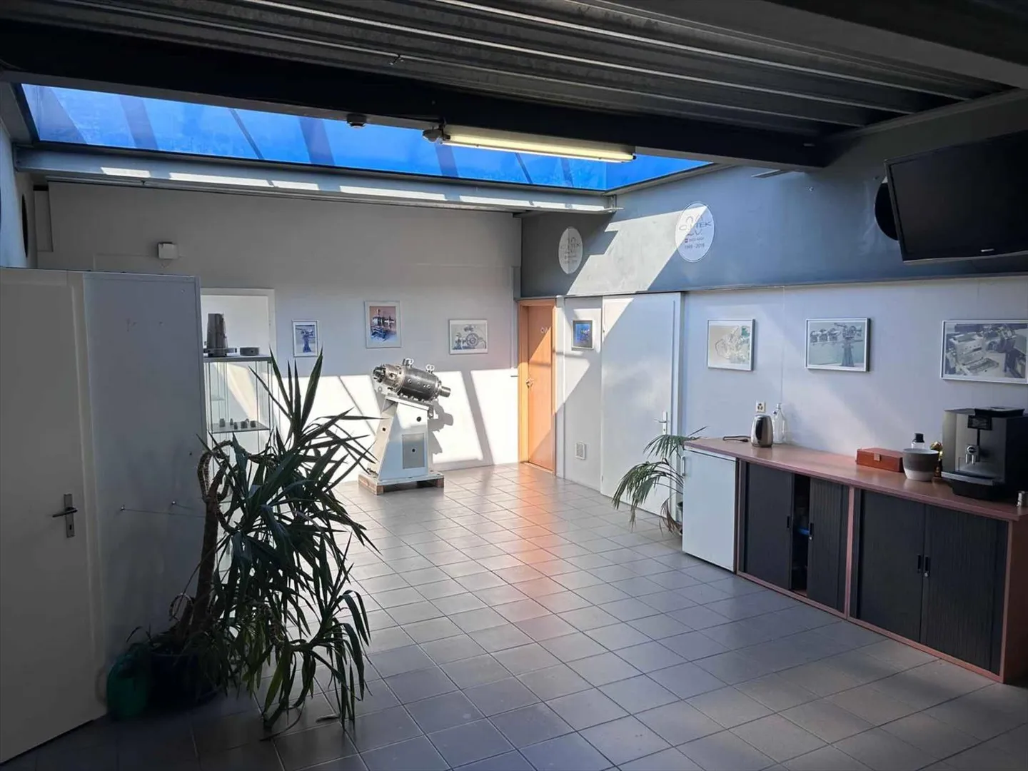 Espace industriel avec bureaux - Photo 11 sur 11