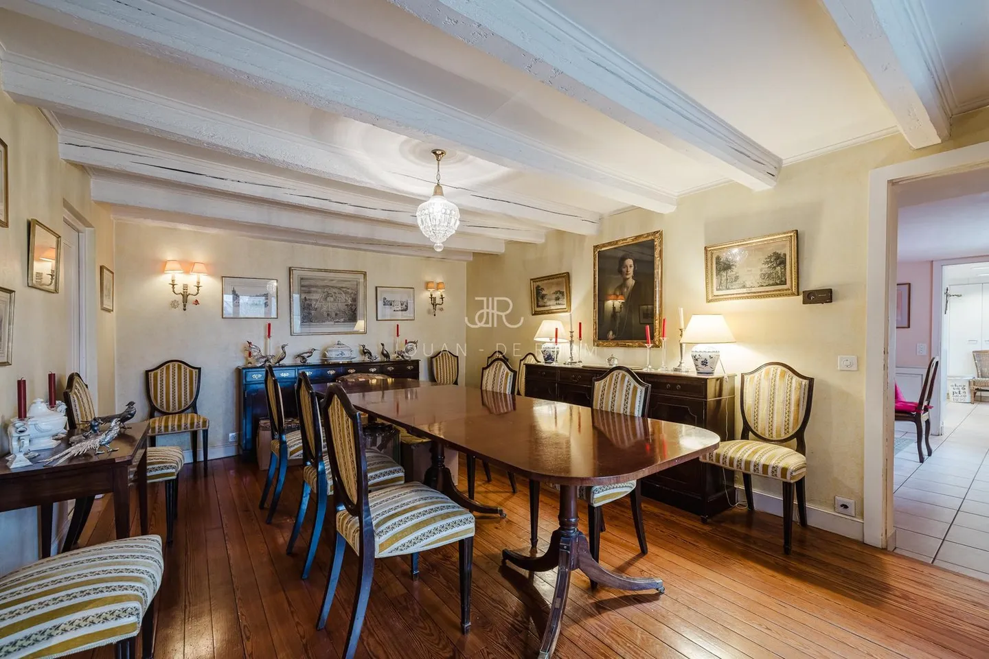 Property with Character in an Extraordinary Environment - Photo 3 of 4