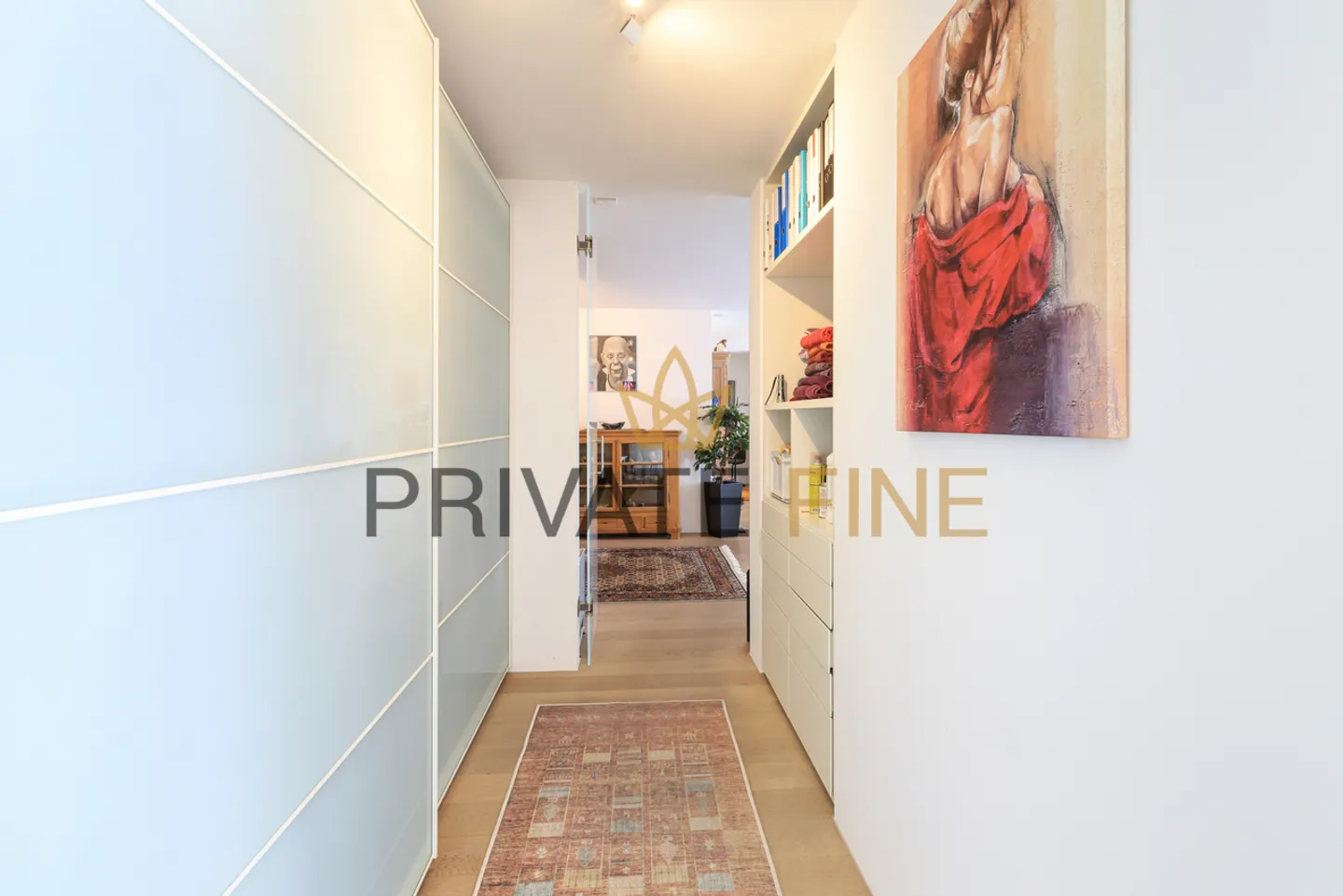 Spacious 3.5-room apartment with stunning terrace and mountain view - Photo 8 of 12
