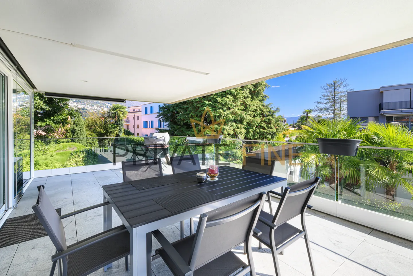 Spacious 3.5-room apartment with stunning terrace and mountain view - Photo 9 of 12