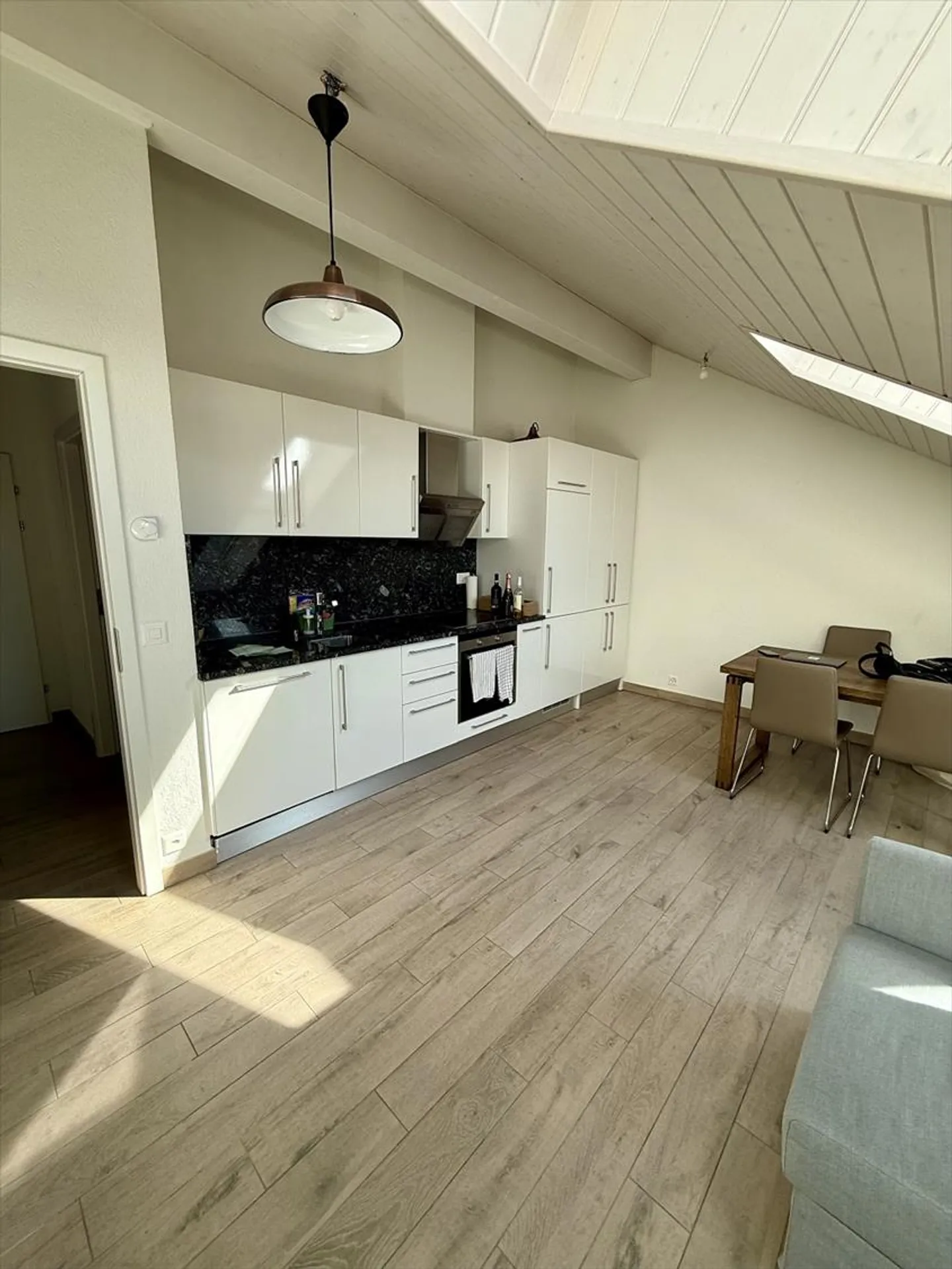 2.5 Room Apartment - Photo 2 of 7