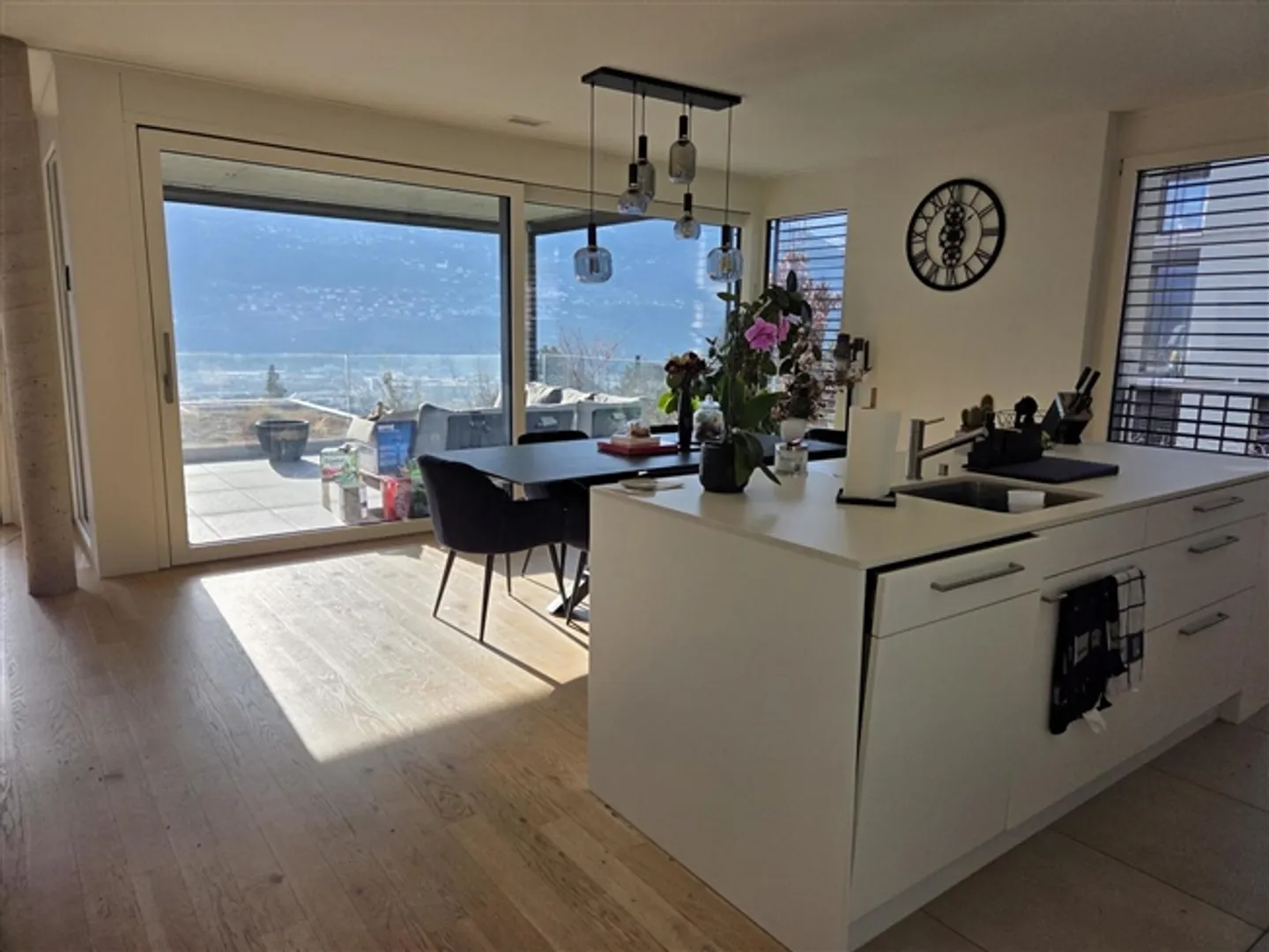 Gravelone – 4.5-Room Apartment for Rent - Photo 2 of 10