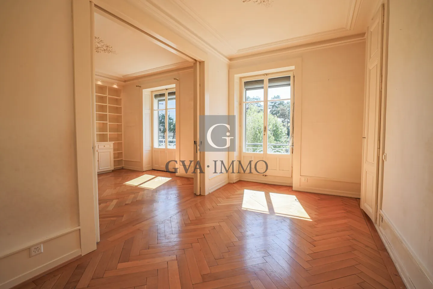 6-room apartment - Photo 2 of 2