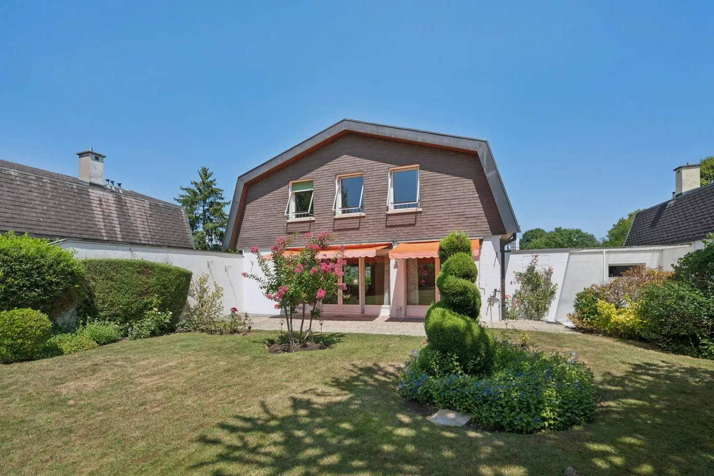 A privileged address in the heart of Confignon - Photo 1 of 11