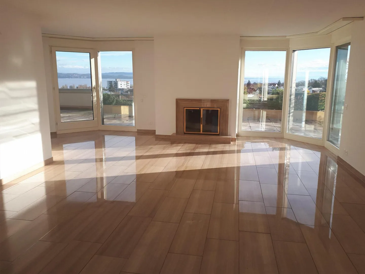 Appartamento attico di 4,5 stanze con vista sul lago - Foto 2 di 7