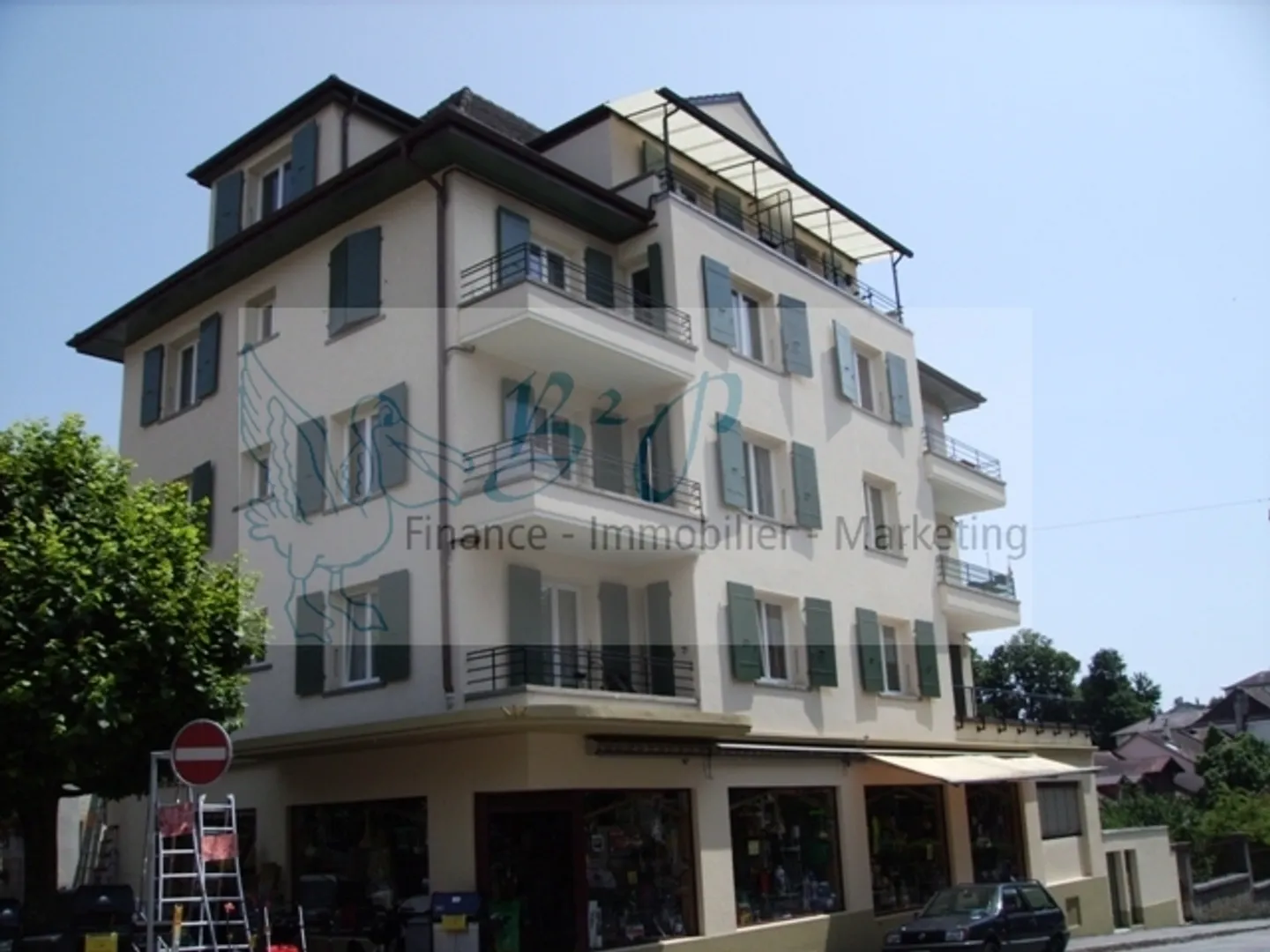 2,5-Zimmer-Wohnung mit Balkon im Zentrum von Colombier - Foto 1 von 8