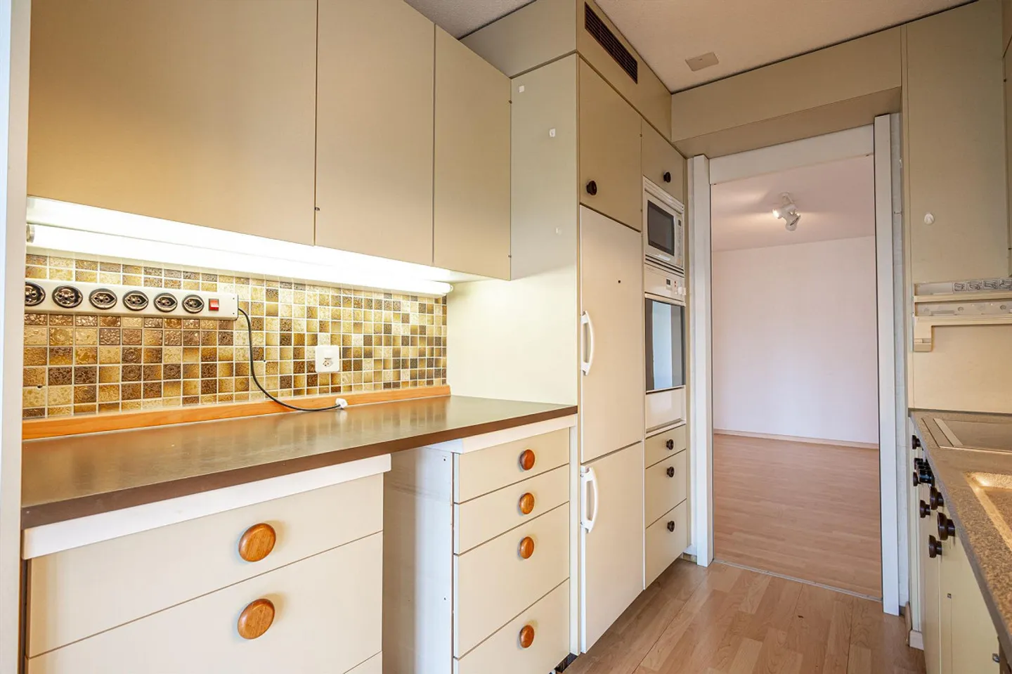 Bright 4.5-room apartment with balcony in Muri near Bern for sale - Photo 8 of 13