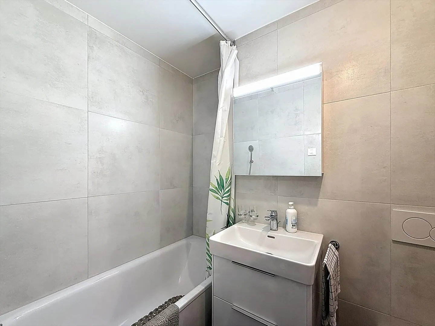 3.5 Room Apartment - Photo 4 of 6