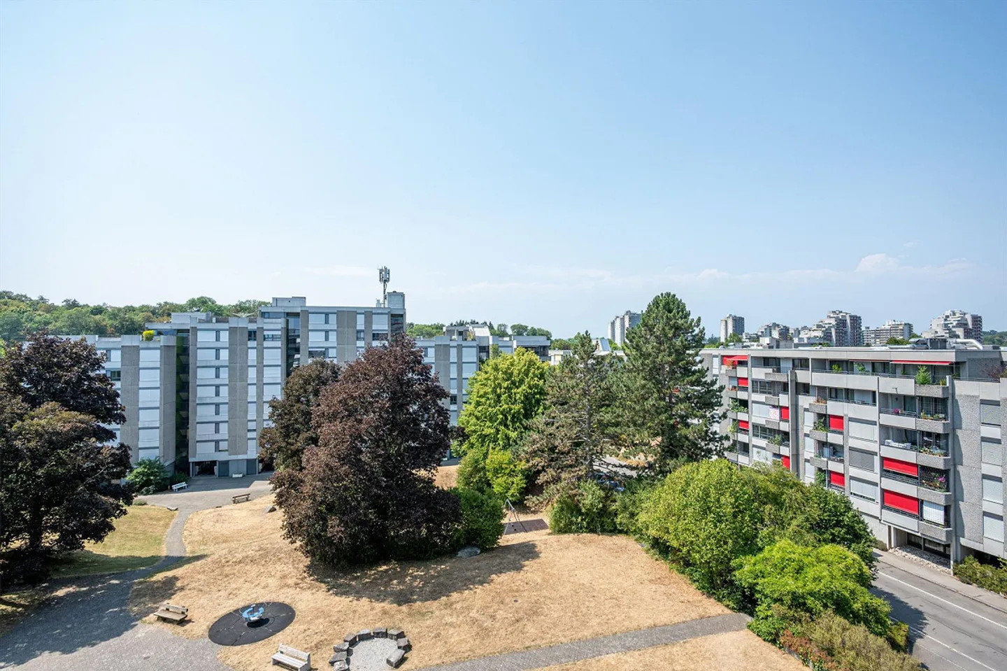 Bright 4.5-room apartment with balcony in Muri near Bern for sale - Photo 4 of 13