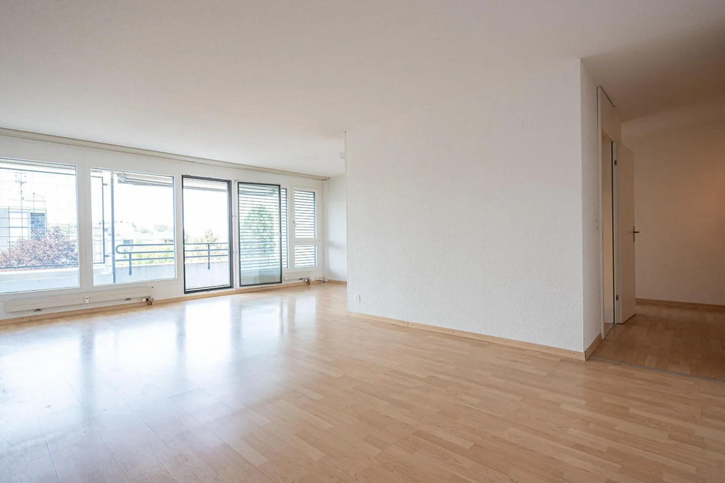 Bright 4.5-room apartment with balcony in Muri near Bern for sale - Photo 5 of 13