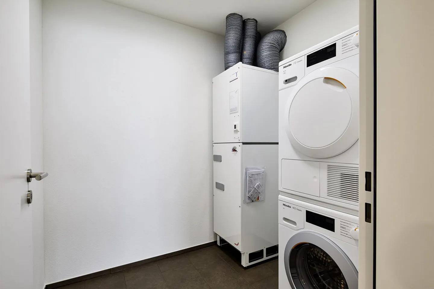 Living at the Dreamlike Baldeggersee - Photo 11 of 11