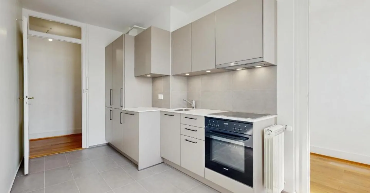 Appartement entièrement rénové - Photo 2 sur 5